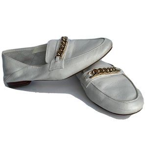 Aldo Fashion White Flat Leather Loafers/Mules Shoes Gold Chain Accent size 7.5 M